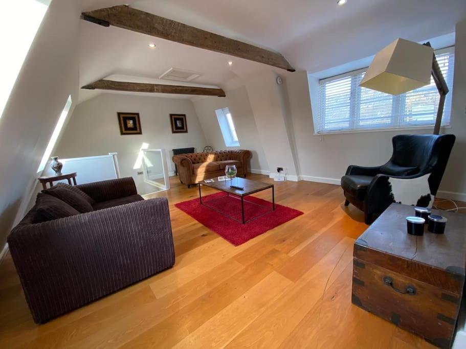 The Granary, Lovely Townhouse In Central Stamford Exterior photo