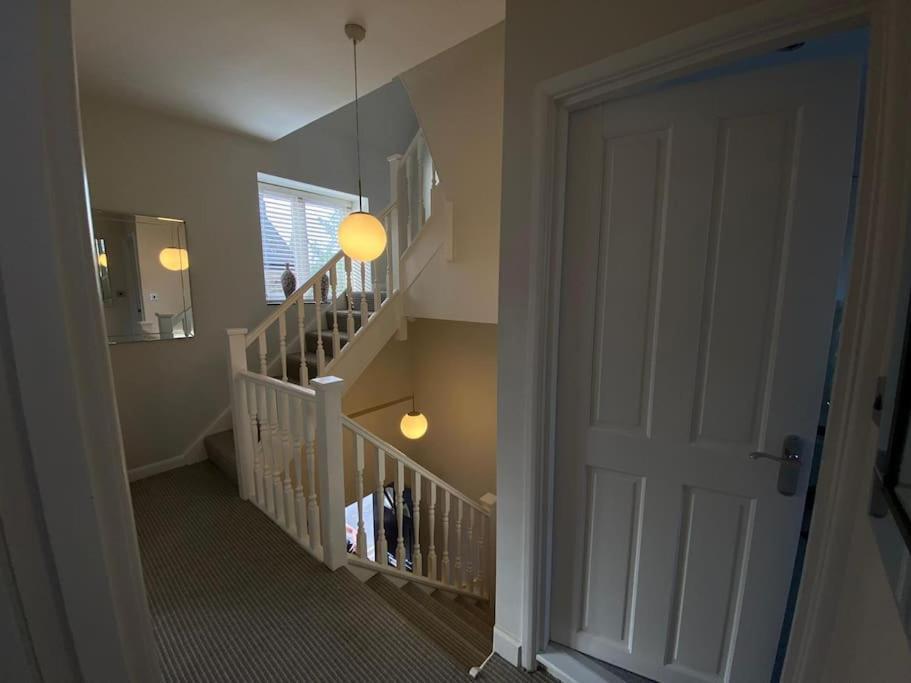The Granary, Lovely Townhouse In Central Stamford Exterior photo